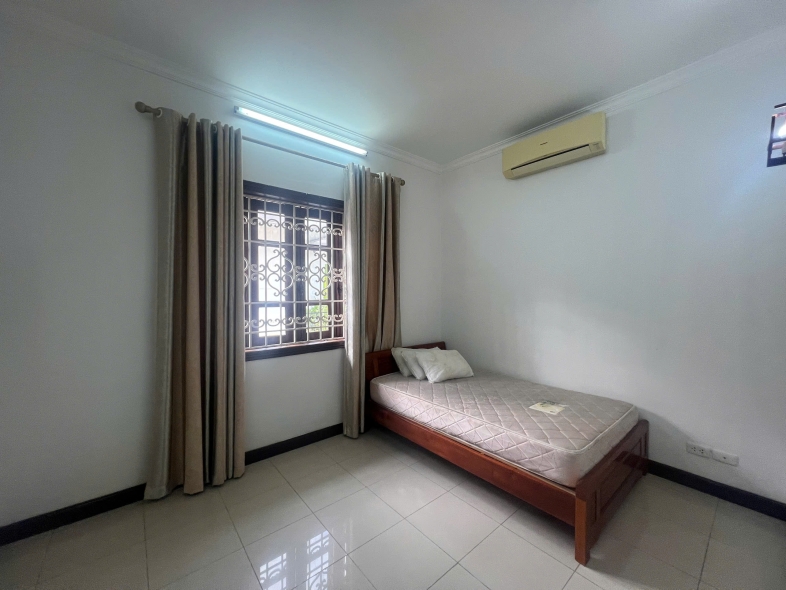 A spacious villa for rent in D block in Ciputra, Tay Ho